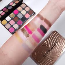 Palette Forever Flawless Bare Pink REVOLUTION